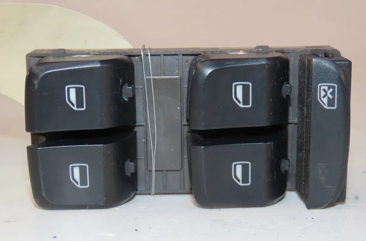 Commande lève-glace porte avant gauche Audi A4 B8 (8K2) 2.0 tdi quattro (2011-2015) occasion — photo 2