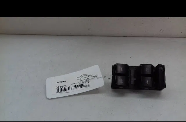 Commande lève-glace porte avant gauche Audi A4 B8 Avant (8K5) 3.0 tdi quattro (2011-2015) occasion — photo 3