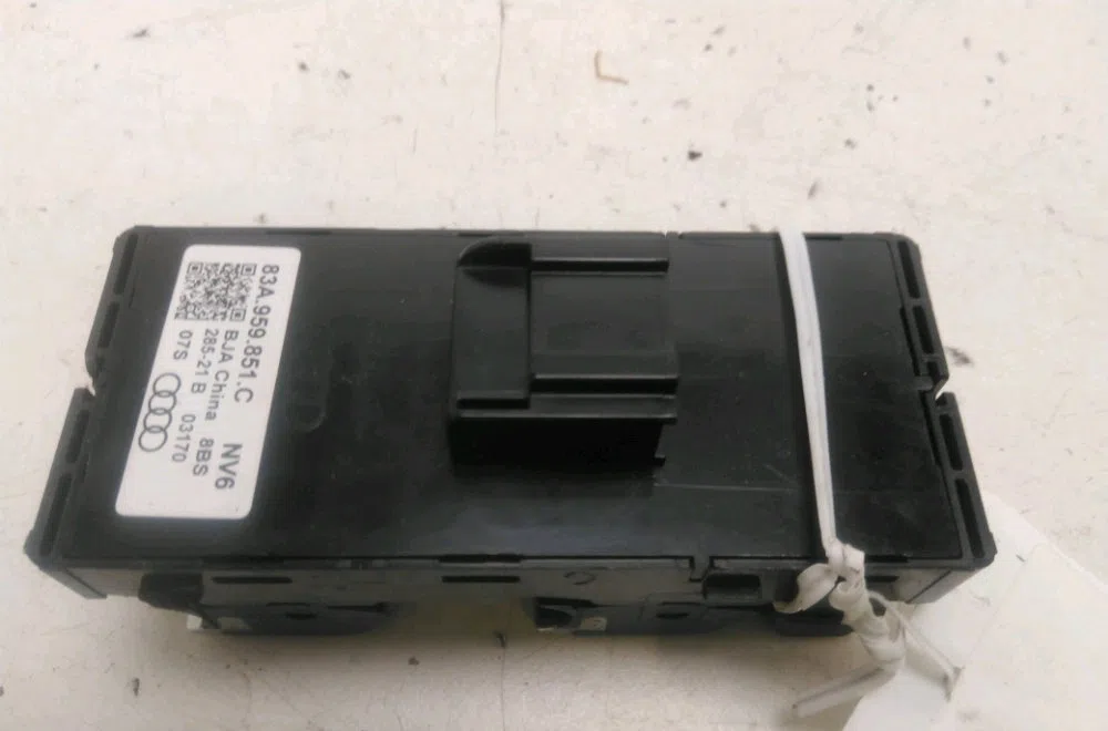 Commande lève-glace porte avant gauche Audi Q3 (F3B) 35 tdi (2018) occasion — photo 2