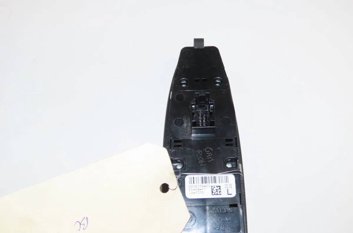 Commande lève-glace porte avant gauche Bmw 1 (F20) 118 d (2011-2015) occasion