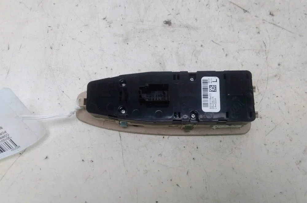 Commande lève-glace porte avant gauche Bmw 3 Touring (F31) 316 d (2012-2019) occasion — photo 2