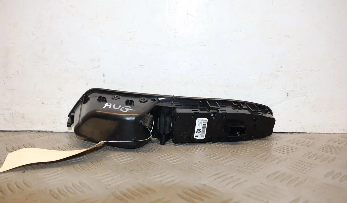 Commande lève-glace porte avant gauche Bmw 5 (F10) 530 d xdrive (2011-2016) occasion — photo 2