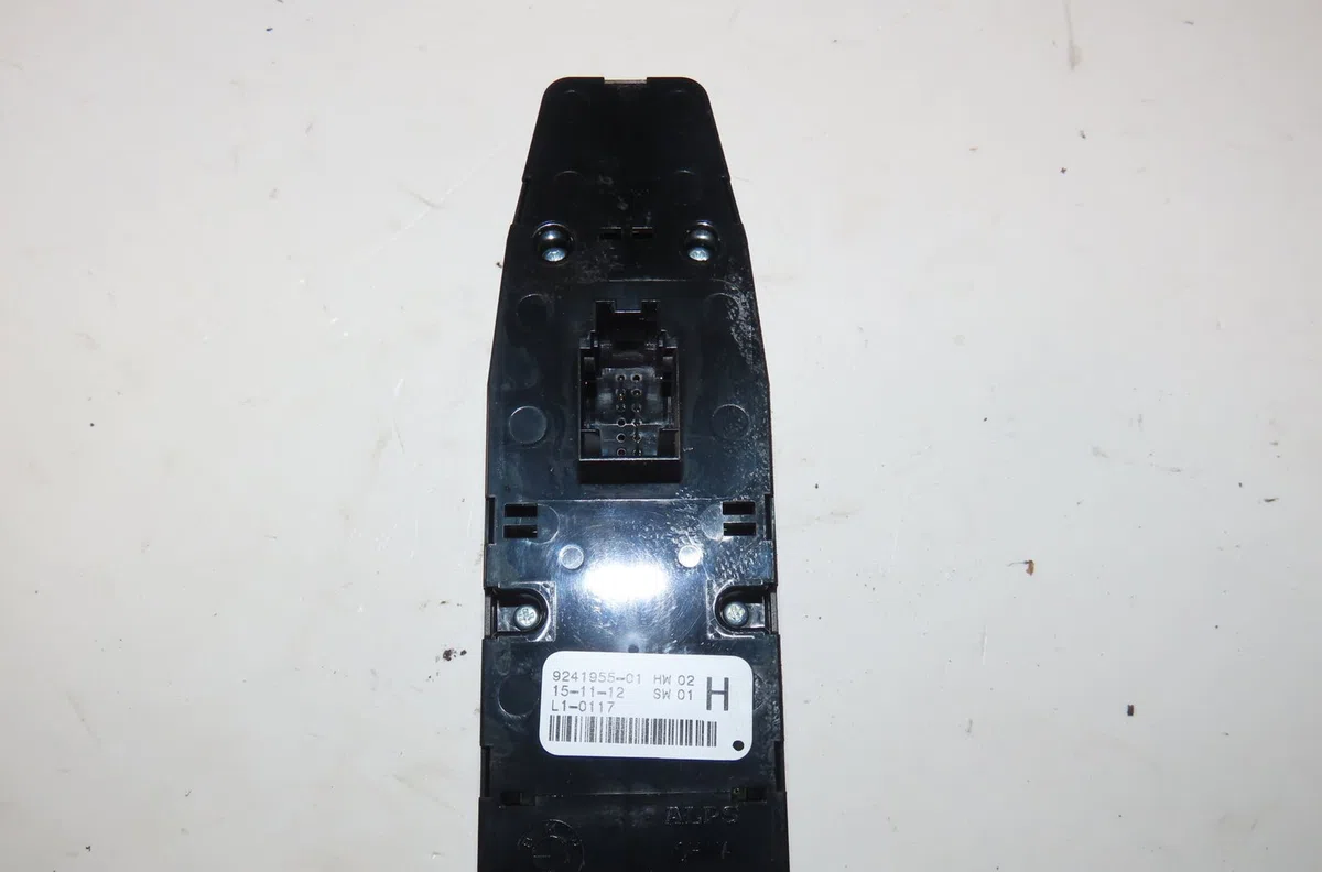 Commande lève-glace porte avant gauche Bmw 5 Touring (F11) 525 d xdrive (2013-2017) occasion — photo 2