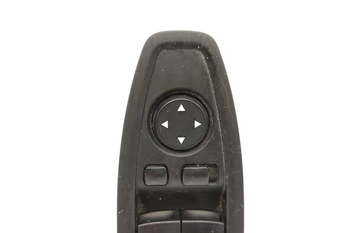 Commande lève-glace porte avant gauche BMW SERIE 1 F21 PHASE 1 occasion