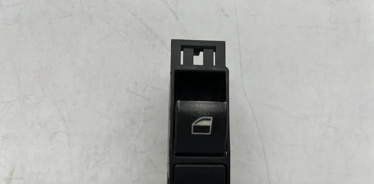 Commande lève-glace porte avant gauche BMW SERIE 3 E46 PHASE 2 occasion — photo 3