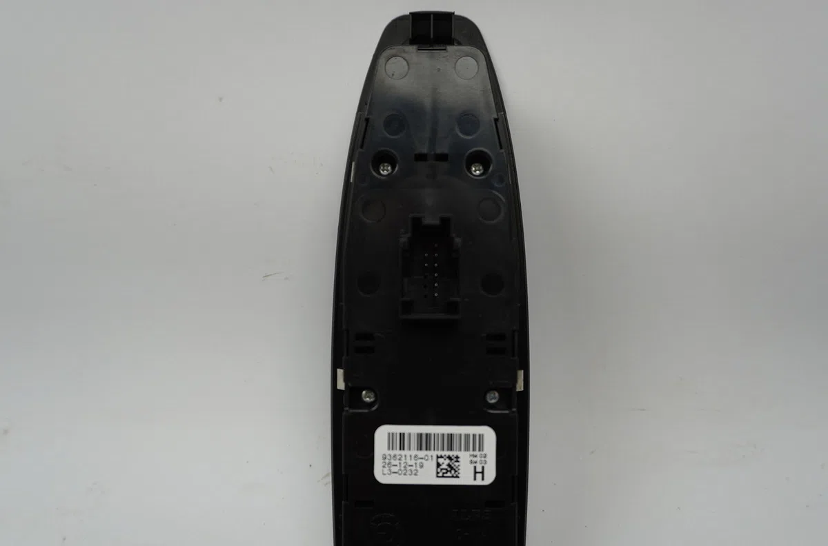 Commande lève-glace porte avant gauche Bmw X1 (F48) Sdrive 16 d (2014) occasion — photo 2