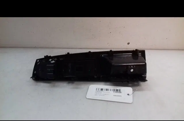 Commande lève-glace porte avant gauche Chevrolet CRUZE 3-5 portes (J305) 1.7 d (2012-2015) occasion
