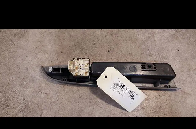 Commande lève-glace porte avant gauche Chevrolet MATIZ (M200, M250) 0.8 (2005-2013) occasion — photo 2