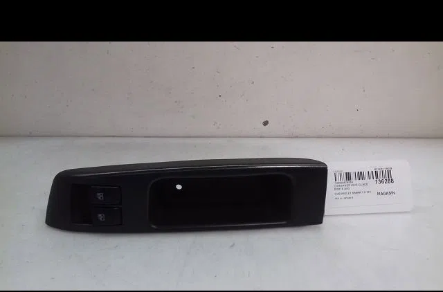 Commande lève-glace porte avant gauche Chevrolet SPARK (M300) 1.0 (2010) 5 portes occasion — photo 3