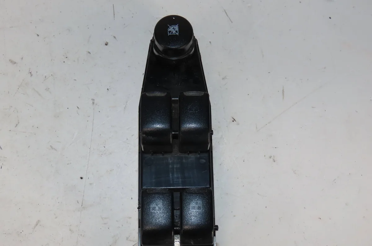Commande lève-glace porte avant gauche Chevrolet SPARK (M300) 1.2 (2010) occasion