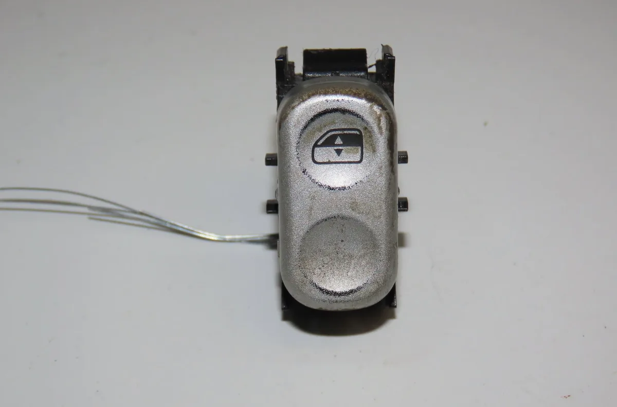 Commande lève-glace porte avant gauche Chrysler CROSSFIRE 3.2 (2003-2008) occasion