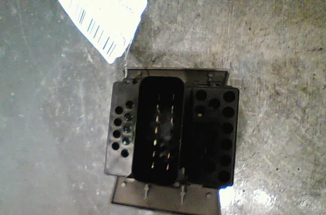 Commande lève-glace porte avant gauche CHRYSLER PT CRUISER Phase 1 09-2000--12-2005 occasion — photo 2