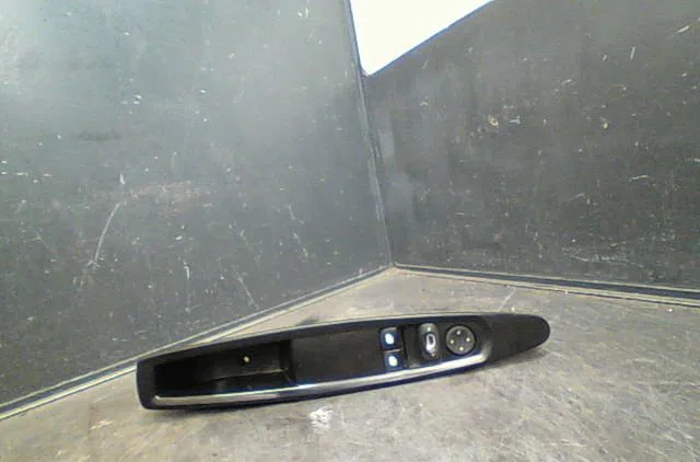 Commande lève-glace porte avant gauche Citroën BERLINGO - BERLINGO FIRST Monospace (MF_, GJK_, GFK_) 1.4 i (mfkfx, mfkfw, gjkfwb occasion — photo 2