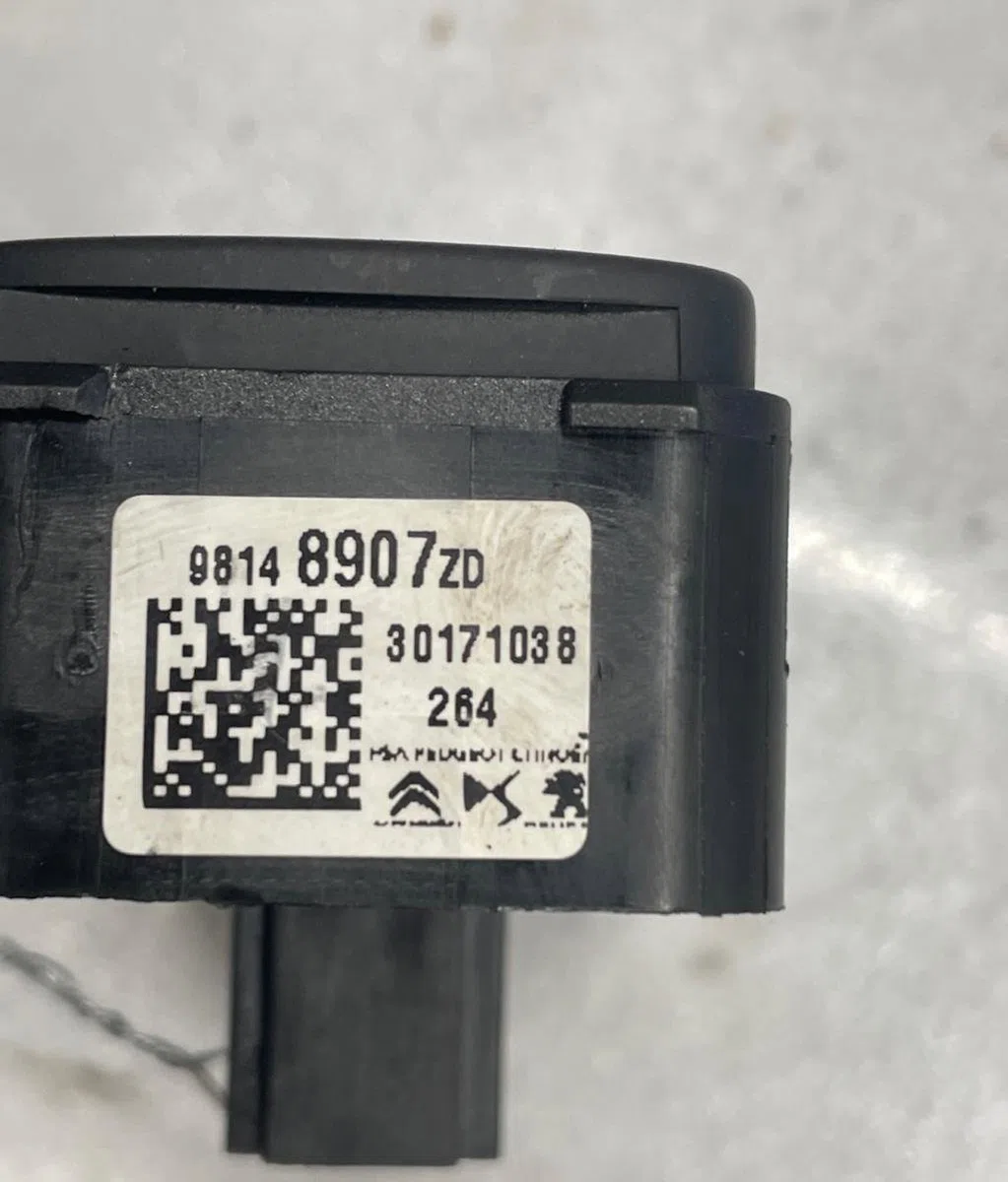 Commande lève-glace porte avant gauche CITROEN C3 3 PHASE 2 occasion — photo 2