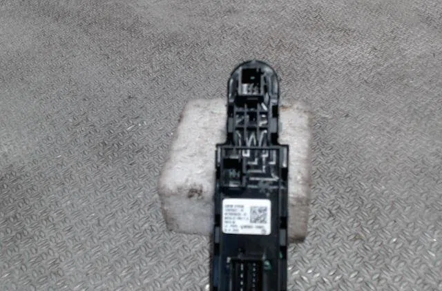 Commande lève-glace porte avant gauche CITROEN C3 AIRCROSS  C3 AIRCROSS PHASE 1 occasion — photo 2