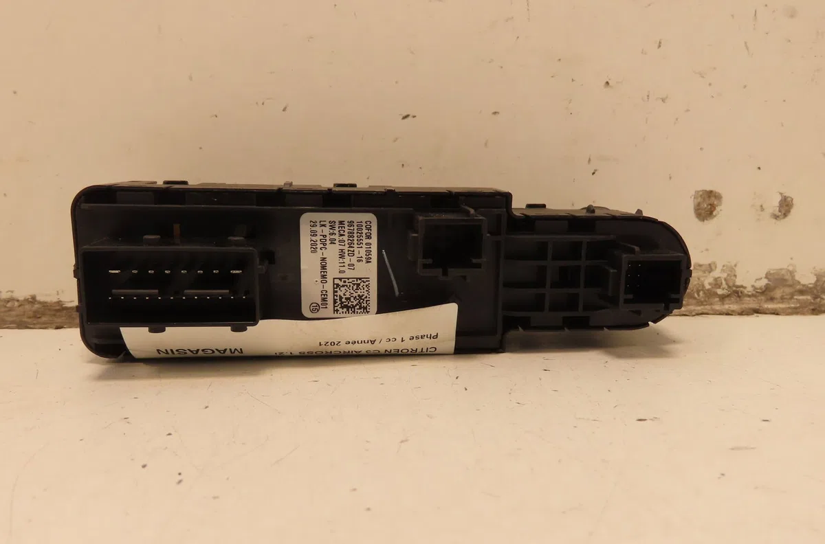 Commande lève-glace porte avant gauche Citroën C3 AIRCROSS II (2R_, 2C_) 1.5 bluehdi 110 (2020) occasion — photo 2