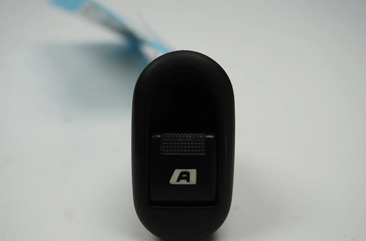 Commande lève-glace porte avant gauche Citroen C3 I (FC_, FN_) 1.4 hdi (2003-2011) occasion