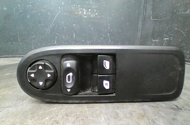 Commande lève-glace porte avant gauche Citroën C3 II (SC_) 1.4 (2009-2016) 5 portes occasion — photo 4