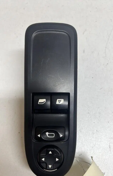 Commande lève-glace porte avant gauche Citroen C3 II (SC_) 1.4 hdi 70 (sc8hzc, sc8hr0, sc8hp4) (2009) 5 portes occasion