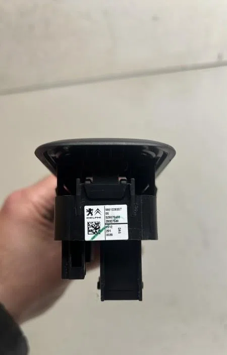 Commande lève-glace porte avant gauche Citroen C3 II (SC_) 1.4 hdi 70 (sc8hzc, sc8hr0, sc8hp4) (2009) 5 portes occasion