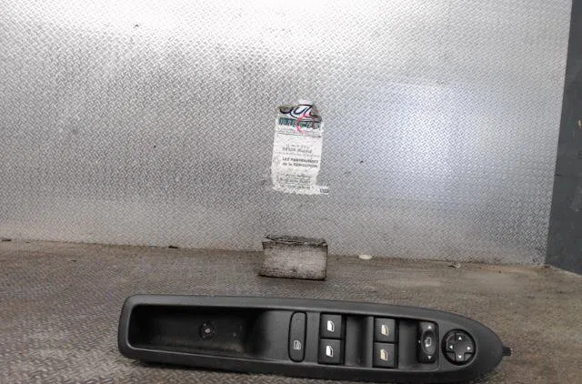 Commande lève-glace porte avant gauche CITROEN C4 2  C4 2 PHASE 1 occasion — photo 2
