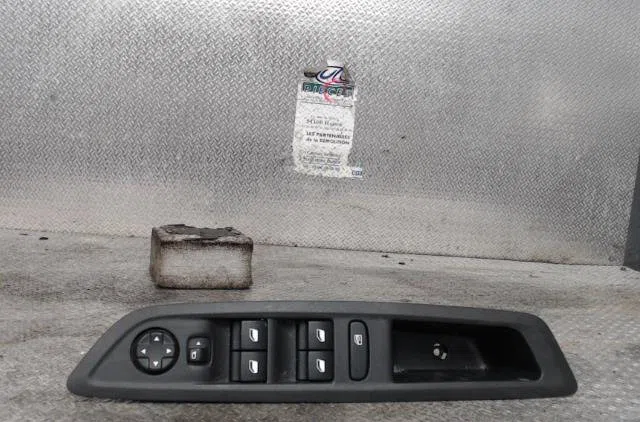 Commande lève-glace porte avant gauche CITROEN C4 3  C4 3 occasion