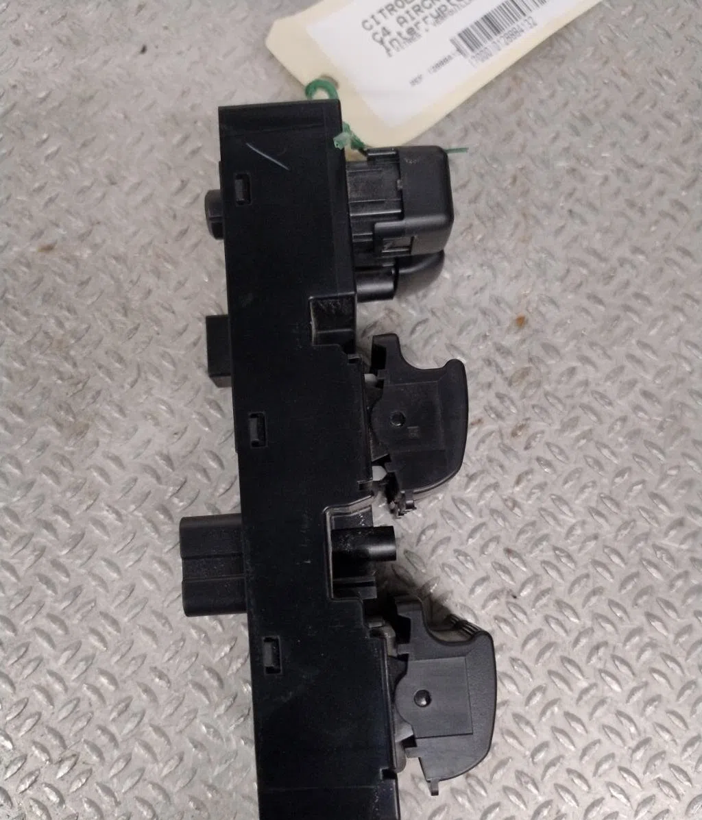 Commande lève-glace porte avant gauche Citroen C4 AIRCROSS 1.6 hdi 115 awc (2012) occasion — photo 2