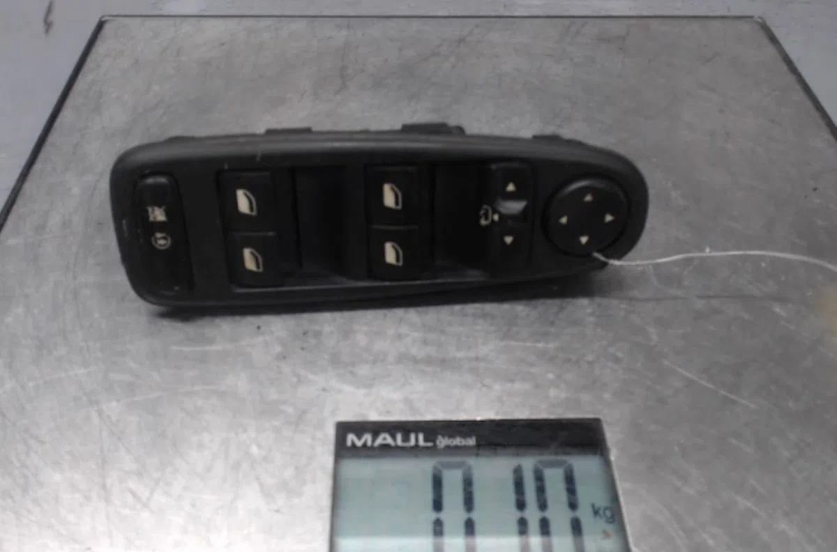 Commande lève-glace porte avant gauche Citroen C4 GRAND PICASSO I (UA_) 2.0 hdi 150 (2009-2013) occasion