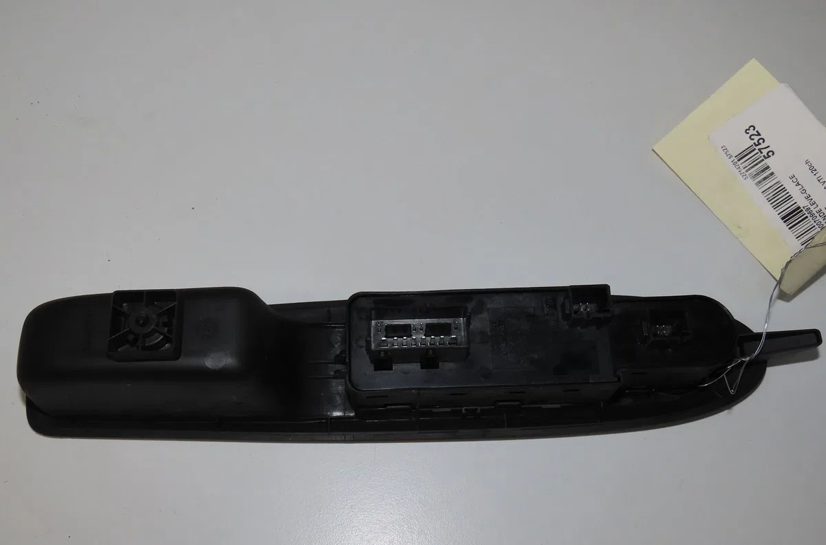 Commande lève-glace porte avant gauche Citroen C4 II (NC_) 1.6 vti 120 (2009-2016) occasion