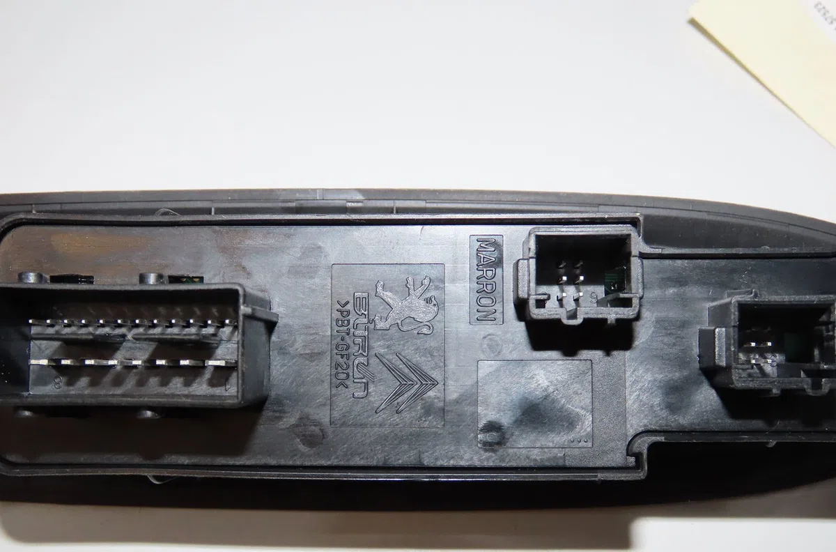 Commande lève-glace porte avant gauche Citroen C4 II (NC_) 1.6 vti 120 (2009-2016) occasion