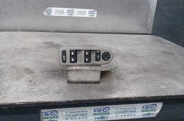 Commande lève-glace porte avant gauche CITROEN C5 2 C5 2 BREAK occasion