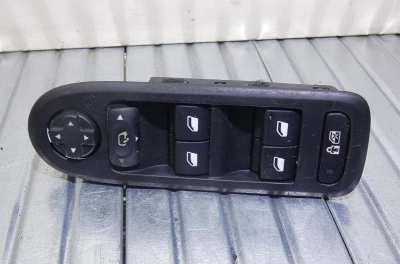 Commande lève-glace porte avant gauche CITROEN C5 2 occasion — photo 2