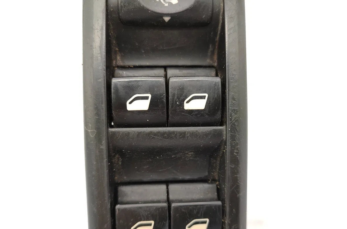 Commande lève-glace porte avant gauche CITROEN C5 2 occasion — photo 4