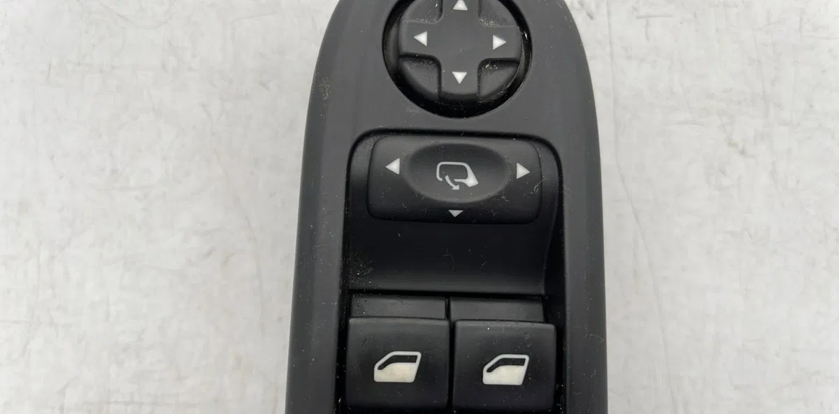 Commande lève-glace porte avant gauche CITROEN C5 2 occasion