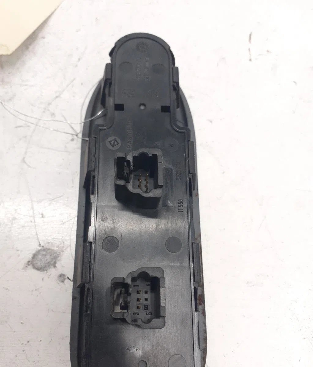 Commande lève-glace porte avant gauche Citroen C5 I (DC_) 2.0 hdi (dcrhzb, dcrhze) (2001-2004) 5 portes occasion — photo 2