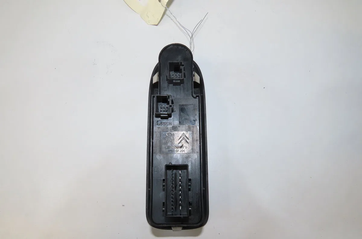 Commande lève-glace porte avant gauche Citroen C5 III Break (RW_) 1.6 hdi 110 (2008) occasion