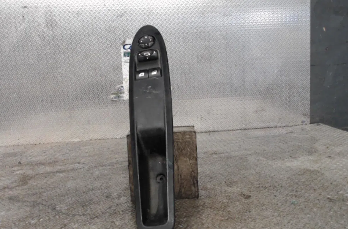 Commande lève-glace porte avant gauche CITROEN DS3  DS3 PHASE 1 occasion — photo 2