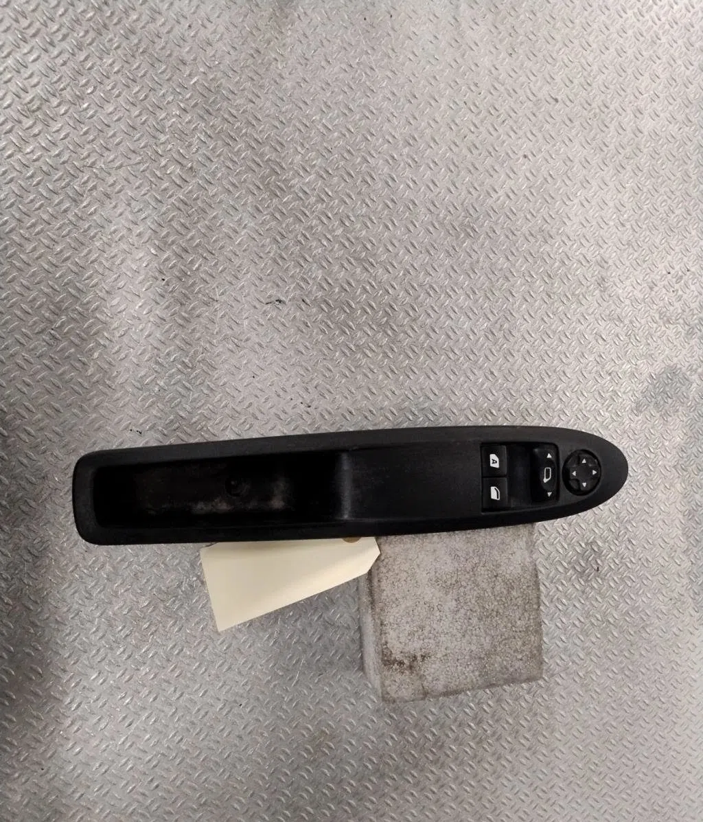 Commande lève-glace porte avant gauche Citroen DS3 (SA_) 1.6 vti 120 (2010-2015) occasion — photo 2