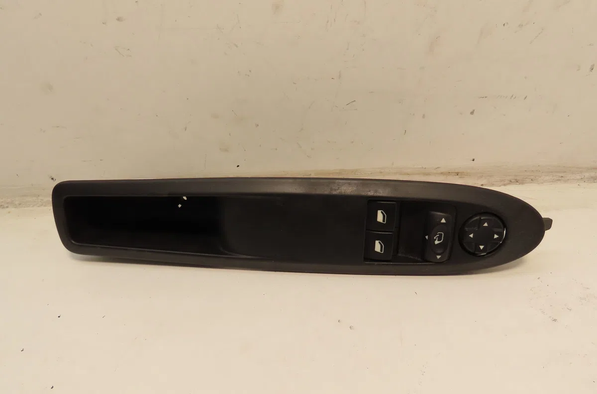 Commande lève-glace porte avant gauche Citroën DS4 (NX_) 1.6 bluehdi 120 (2014-2015) occasion — photo 2