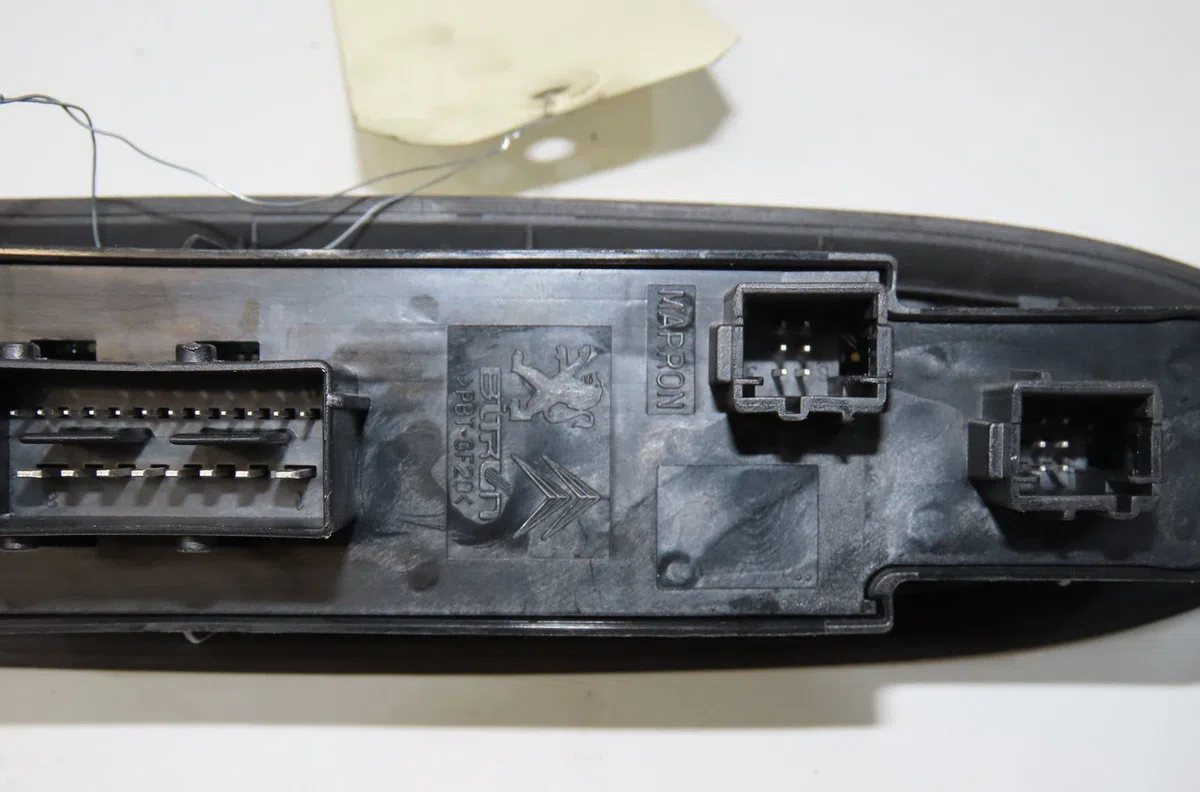 Commande lève-glace porte avant gauche Citroen DS4 (NX_) 1.6 hdi 110 (2011-2015) occasion — photo 4