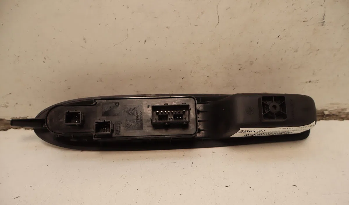 Commande lève-glace porte avant gauche Citroën DS4 (NX_) 1.6 vti 120 (2011-2015) occasion — photo 2