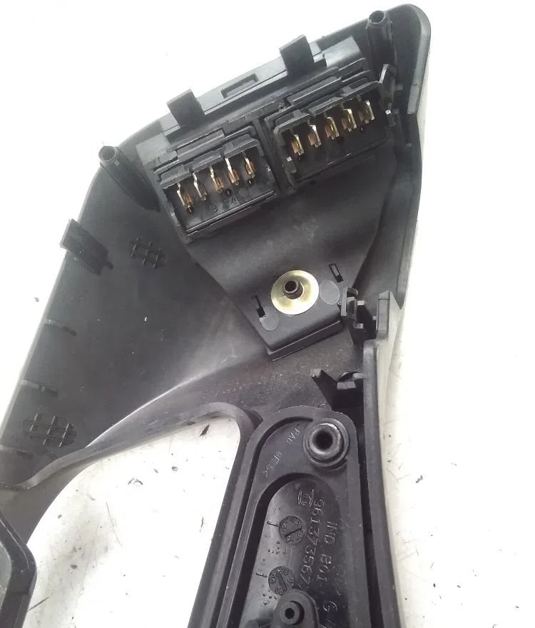 Commande lève-glace porte avant gauche CITROEN XANTIA 2000 occasion