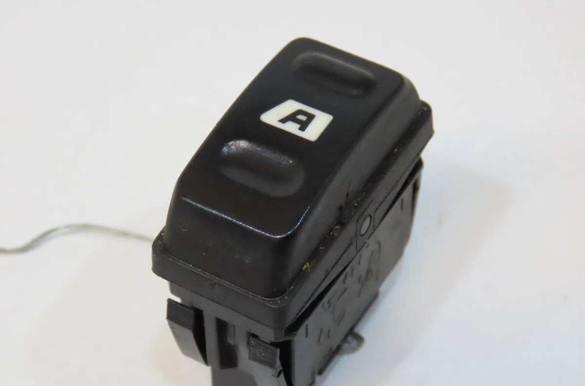 Commande lève-glace porte avant gauche Citroen XSARA PICASSO (N68) 1.6 hdi (2004-2011) 5 portes occasion