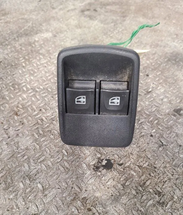 Commande lève-glace porte avant gauche DACIA DOKKER DOKKER PHASE 1 occasion