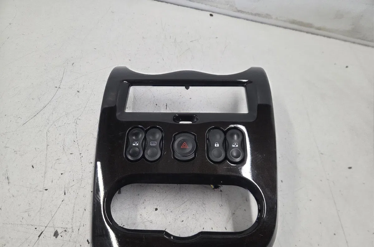 Commande lève-glace porte avant gauche DACIA DUSTER 1 PHASE 1 occasion — photo 3