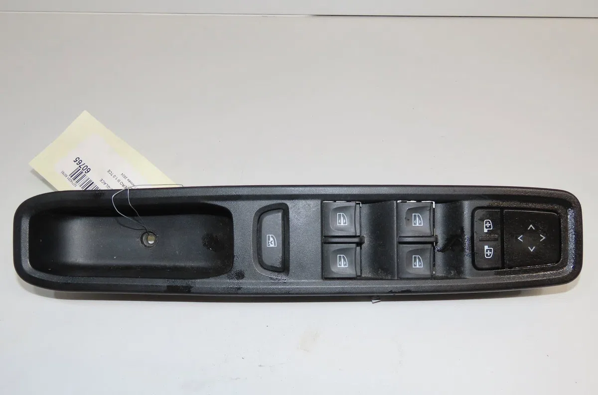 Commande lève-glace porte avant gauche Dacia SANDERO III Liberty 125 i.e. (m73) (2012) occasion