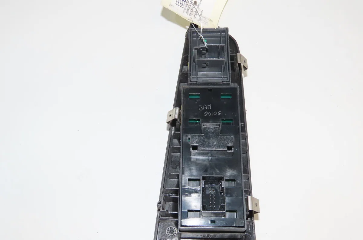 Commande lève-glace porte avant gauche Fiat BRAVO II (198_) 1.4 t-jet (198axg1b) (2007-2014) occasion — photo 3