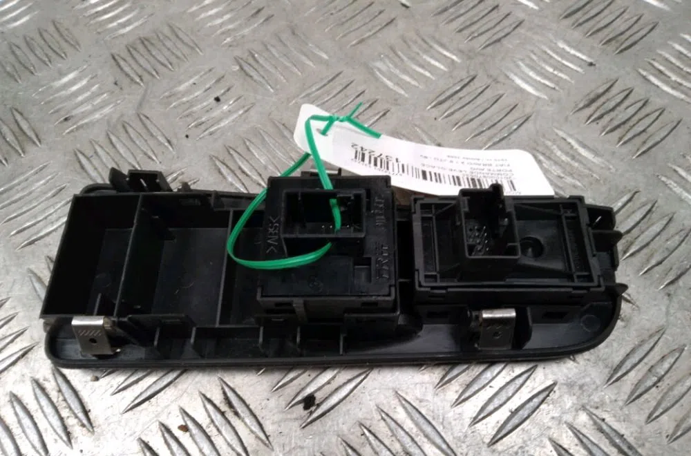 Commande lève-glace porte avant gauche Fiat BRAVO II (198_) 1.9 d multijet (198axd1a) (2006-2009) occasion