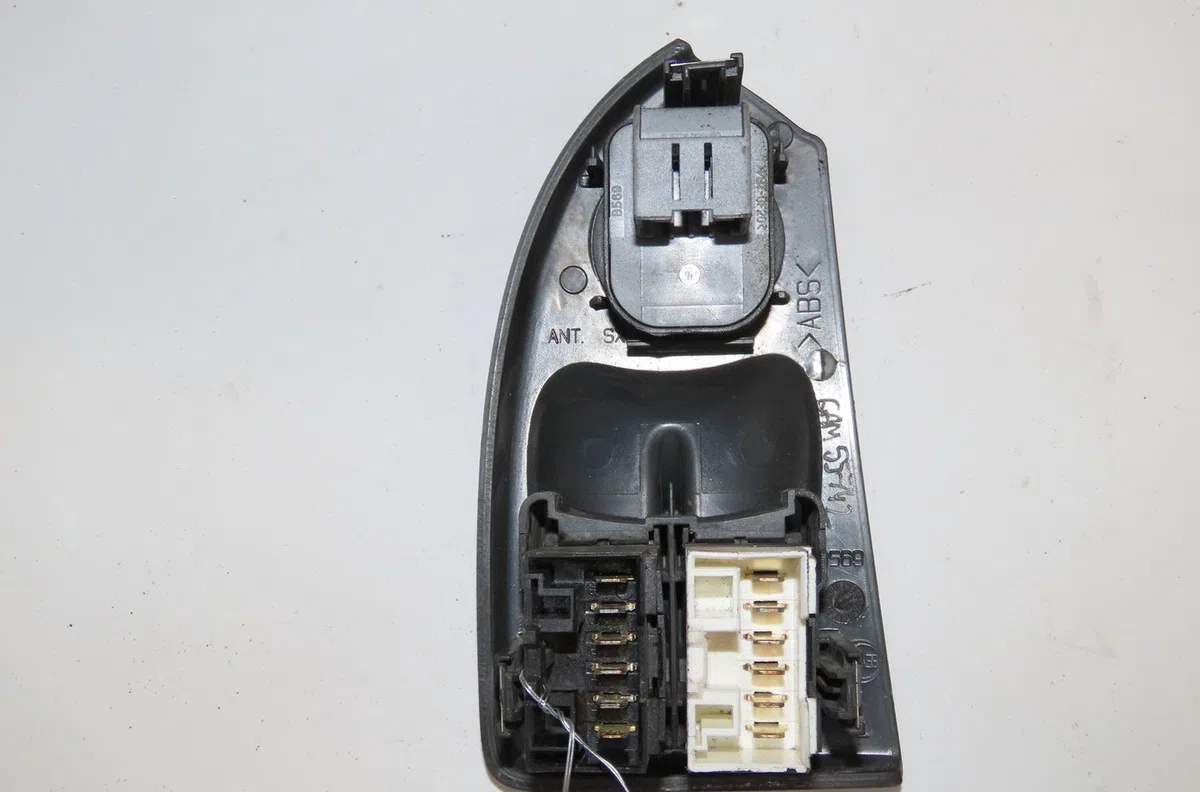 Commande lève-glace porte avant gauche Fiat DUCATO Camionnette (244_) 2.3 jtd (2001-2006) occasion — photo 2