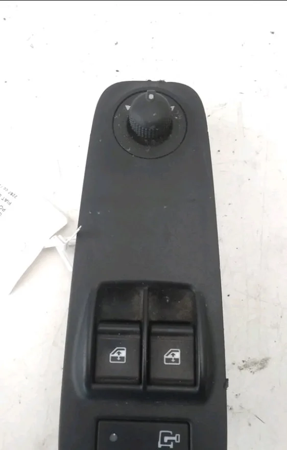 Commande lève-glace porte avant gauche Fiat DUCATO Camionnette (250_) 140 multijet 2,3 d (2019) occasion